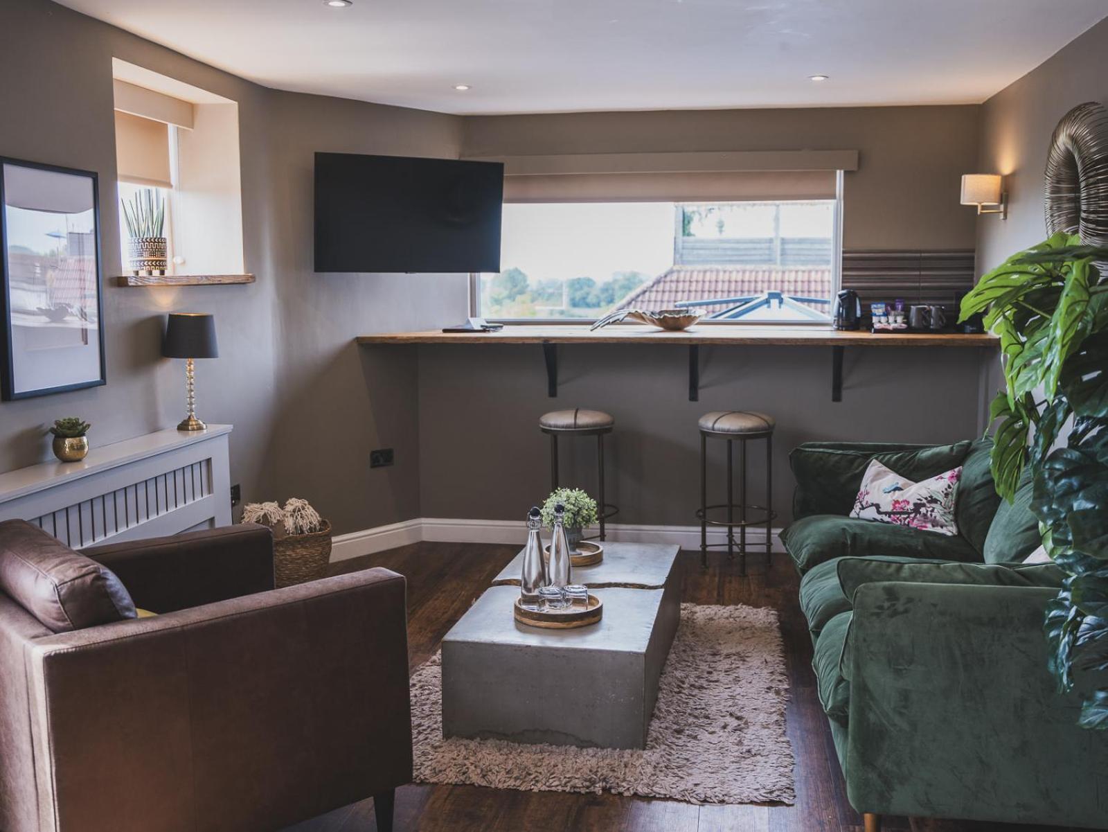 Crossways Hotel 5*